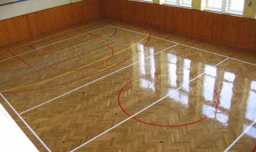 Renovace sportovní podlahy ZŠ Krásná Hora